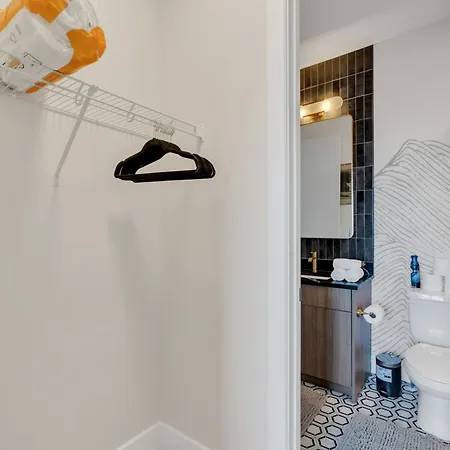 Elegant Space In Currie Calgary Exterior photo