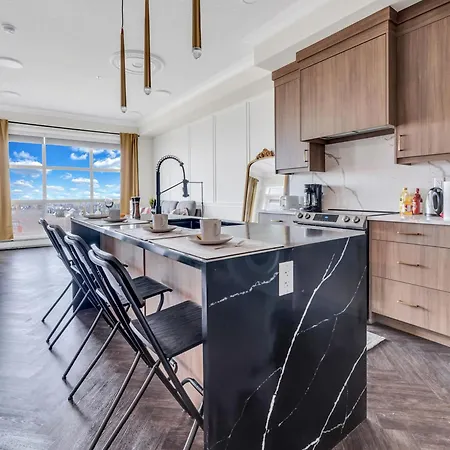 Elegant Space In Currie Calgary Exterior photo